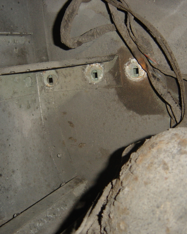 Land-Rover-Series-IIA-Day-4-DS-Wing-Removal-071