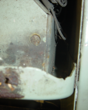 Land-Rover-Series-IIA-Day-4-DS-Wing-Removal-076