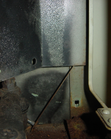 Land-Rover-Series-IIA-Day-4-DS-Wing-Removal-078