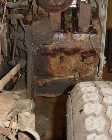 Land-Rover-Series-IIA-Day-4-DS-Wing-Removal-096