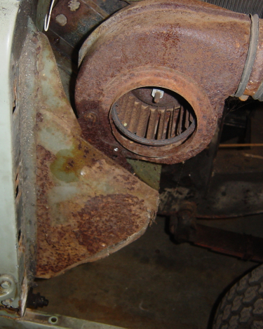 Land-Rover-Series-IIA-Day-5-PS-Wing-Removal-Heater-Steer-021