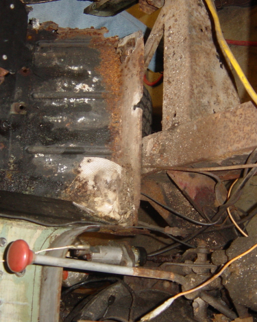 Land-Rover-Series-IIA-Day-5-PS-Wing-Removal-Heater-Steer-024