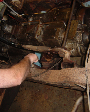 Land-Rover-Series-IIA-Day-5-PS-Wing-Removal-Heater-Steer-027