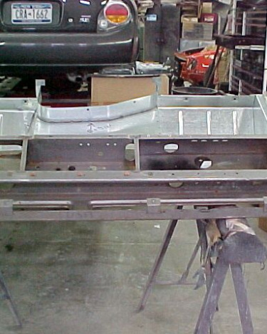 Land-Rover-Series-IIA-Day-52-Bulkhead-First-Look-1