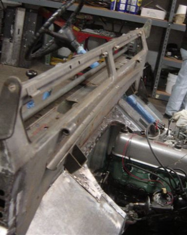 Land-Rover-Series-IIA-Day-52-Bulkhead-First-Look-16