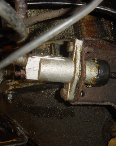 Land-Rover-Series-IIA-Day-6-Dash-wiring-Bulkhead-Removal-038