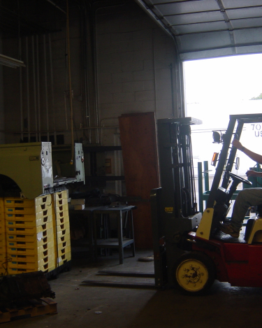 Land-Rover-Series-IIA-Day-7-Warehouse-Setup-001