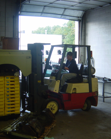 Land-Rover-Series-IIA-Day-7-Warehouse-Setup-003