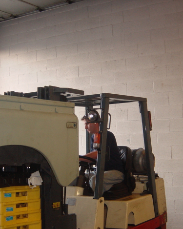 Land-Rover-Series-IIA-Day-7-Warehouse-Setup-004