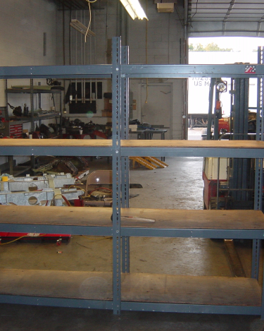 Land-Rover-Series-IIA-Day-7-Warehouse-Setup-008
