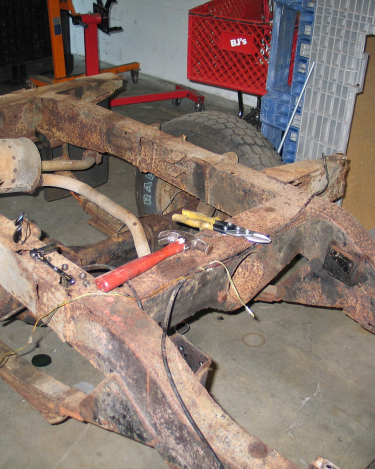 Land-Rover-Series-IIA-Day-9-Engine-Out-27