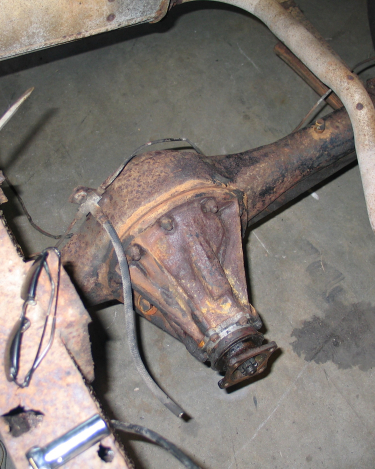 Land-Rover-Series-IIA-Day-9-Engine-Out-39