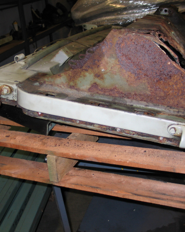 Land-Rover-Series-IIA-Day-9-Engine-Out-52