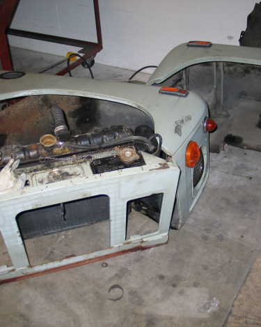 Land-Rover-Series-IIA-Day-9-Engine-Out-60