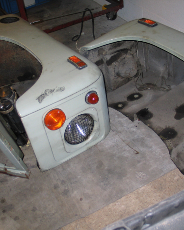 Land-Rover-Series-IIA-Day-9-Engine-Out-61