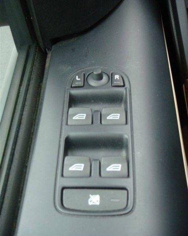 LR2_SE_Interior_40