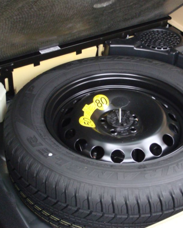 LR2_SE_Interior_62