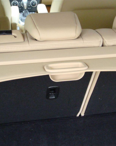 LR2_SE_Interior_65