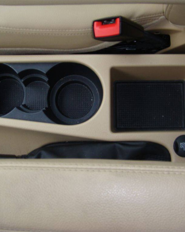 LR2_SE_Interior_73