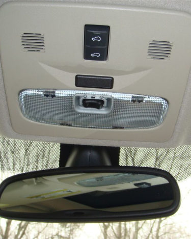 LR2_SE_Interior_76