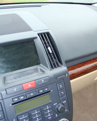 LR2_SE_Interior_81