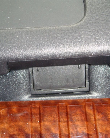 LR2_SE_Interior_82