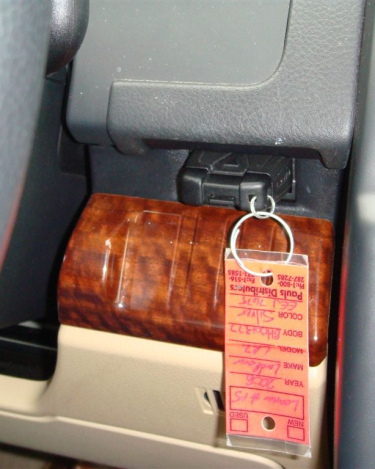 LR2_SE_Interior_85