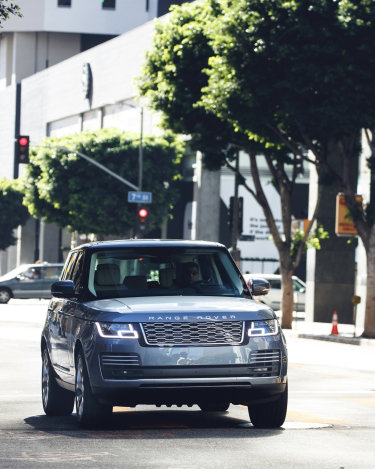 2018-Range-Rover-PHEV-in-Action-20