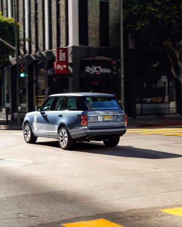 2018-Range-Rover-PHEV-in-Action-25