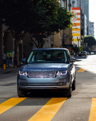 2018-Range-Rover-PHEV-in-Action-26