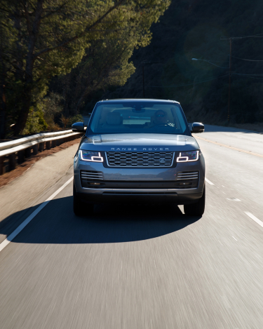 2018-Range-Rover-PHEV-in-Action-32