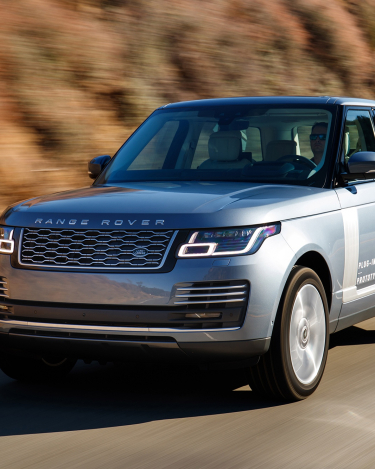 2018-Range-Rover-PHEV-in-Action-33