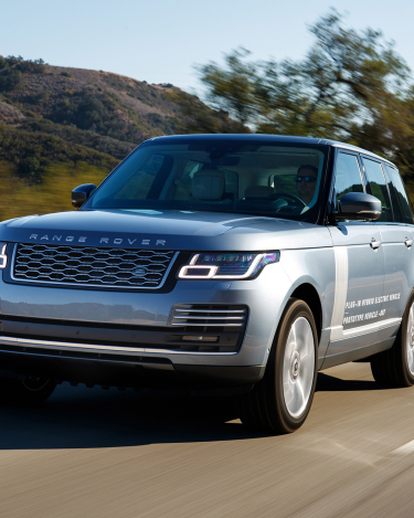 2018-Range-Rover-PHEV-in-Action-34