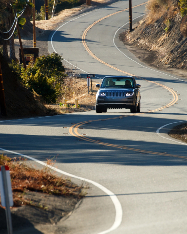 2018-Range-Rover-PHEV-in-Action-40