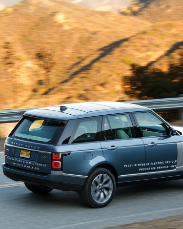 2018-Range-Rover-PHEV-in-Action-42