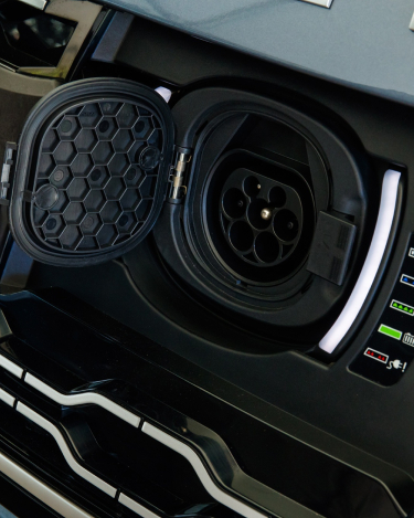 2018-Range-Rover-PHEV-in-Action-45
