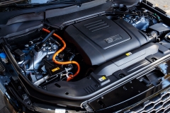 2018-Range-Rover-PHEV-in-Action-1