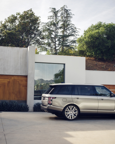 2018-Range-Rover-SVAutobiography-19