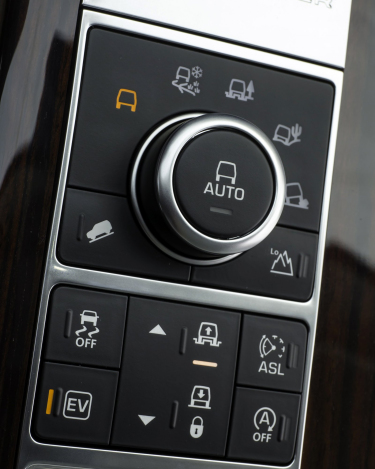2014-Range-Rover-Hybrid-Media-Preview-1