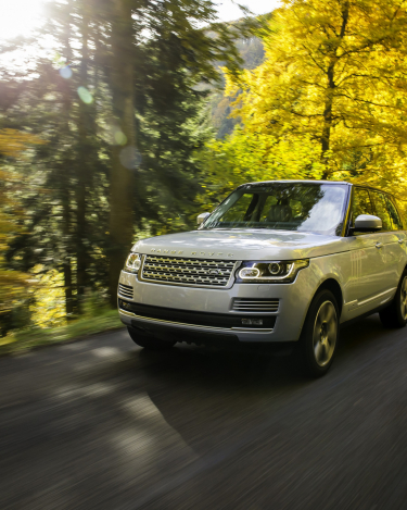 2014-Range-Rover-Hybrid-Media-Preview-13