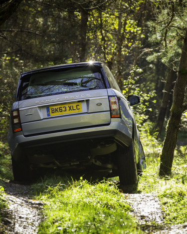 2014-Range-Rover-Hybrid-Media-Preview-15