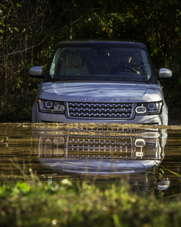 2014-Range-Rover-Hybrid-Media-Preview-16
