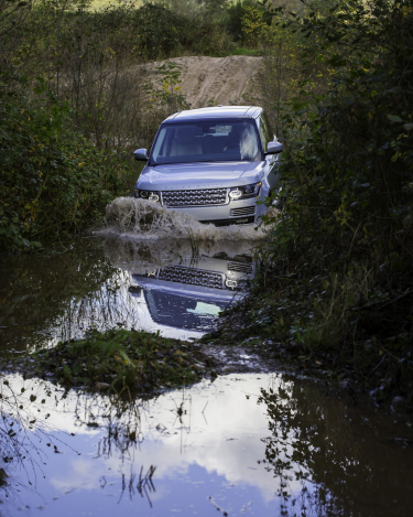 2014-Range-Rover-Hybrid-Media-Preview-17