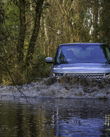 2014-Range-Rover-Hybrid-Media-Preview-18