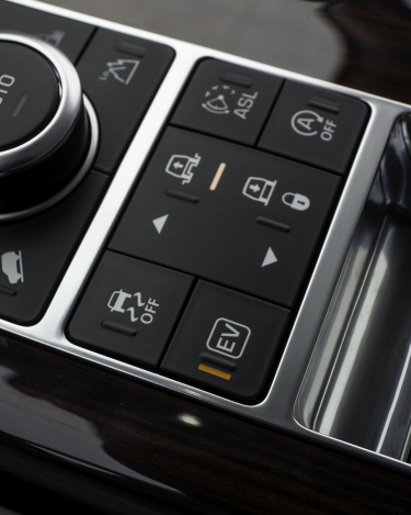 2014-Range-Rover-Hybrid-Media-Preview-2