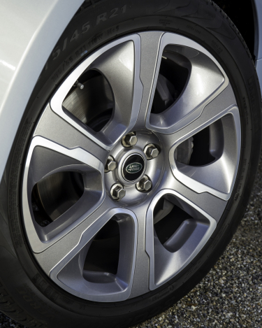 2014-Range-Rover-Hybrid-Media-Preview-24