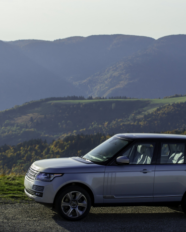 2014-Range-Rover-Hybrid-Media-Preview-6