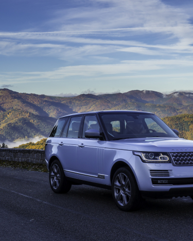 2014-Range-Rover-Hybrid-Media-Preview-7