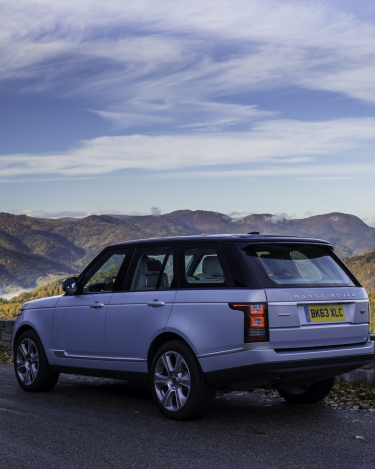 2014-Range-Rover-Hybrid-Media-Preview-8