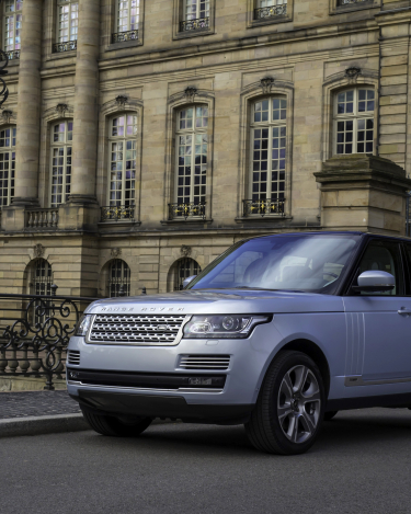 2014-Range-Rover-Hybrid-Media-Preview-9